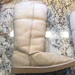 UGG boots size W10
